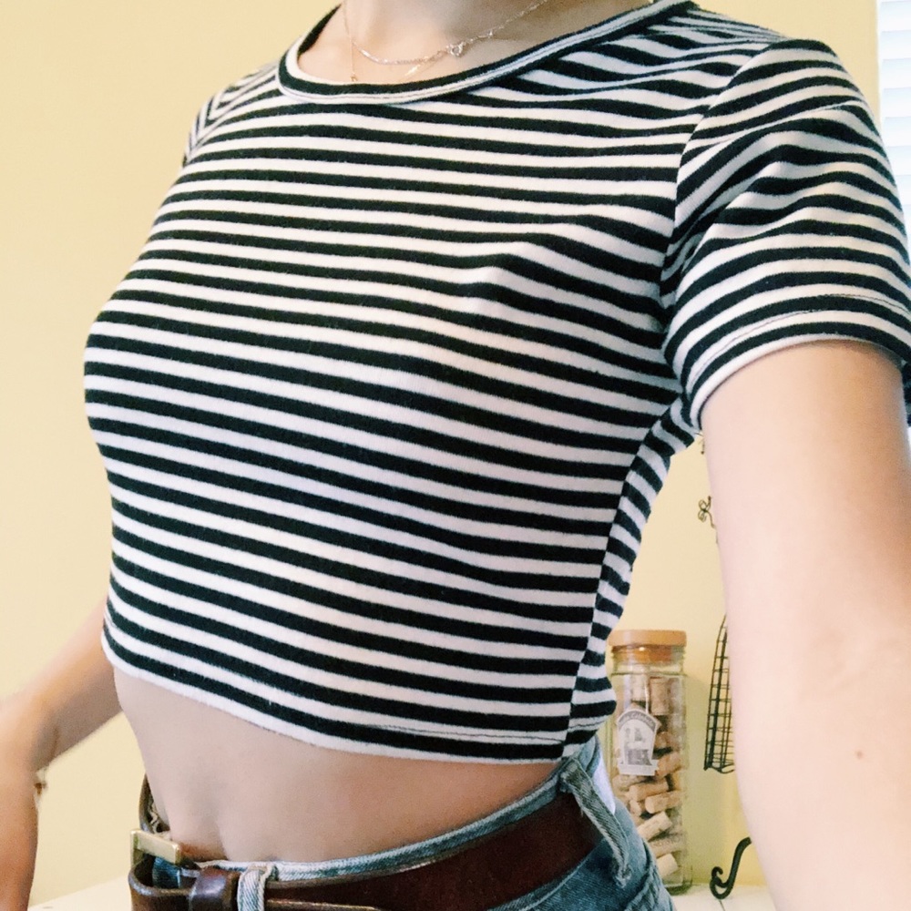 BLACK & WHITE STRIPED SOFT CROP TOP!!